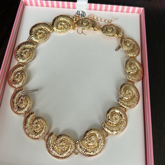 House of Harlow Gold Shell Necklace - Picture 4 of 9